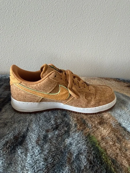 Nike Men’s Air Force 1 Happy Pinneapple - Picture 3 of 16